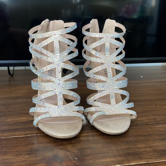 Heeled Sandals - Picture 2 of 4